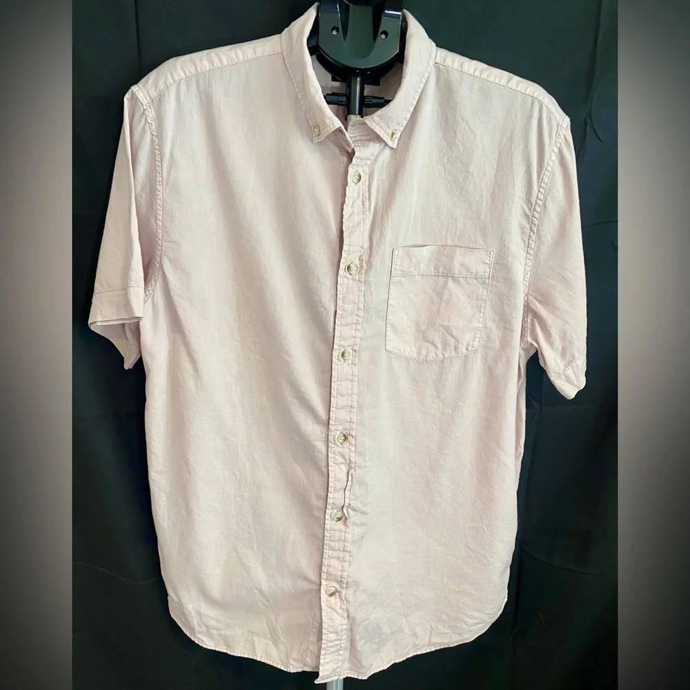 Banana Republic Light Pink Casual Button-Down Shirt‎